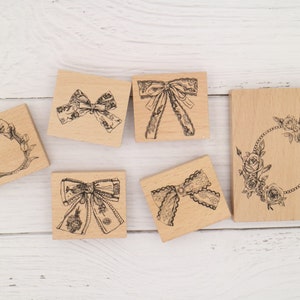 timbri in gomma con fiocco in legno / cornice floreale con nodo a fiocco ghirlanda di fiori papillon timbro in legno m04