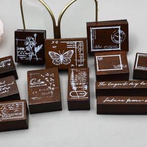 Vintage Holz Stempel Set, Ästhetische Botanische Schmetterling Stempel für Journaling, Retro Script Ticket Stempel
