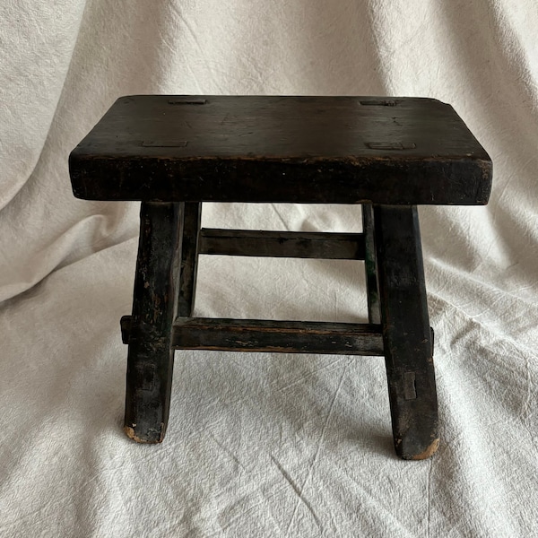 Black Vintage wooden display stool , Mini antique wood stool ,Vintage furniture,，primitive weathered rustic wood