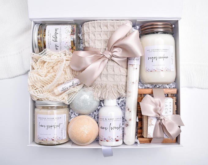Organic Spa Gift Box, Spa Gift Basket, Gift Baskets For Women, Organic Spa Gift Set, Bath Bombs, Self Care, Large Bath Gift Set