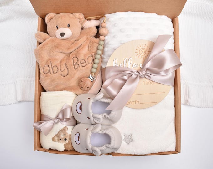 Baby Boy Gift Box, Personalized  Embroidered Name Lovey, Baby Bear Gift Set, Gender Neutral Gift, Newborn Baby Girl, Baby Shower Gift Box