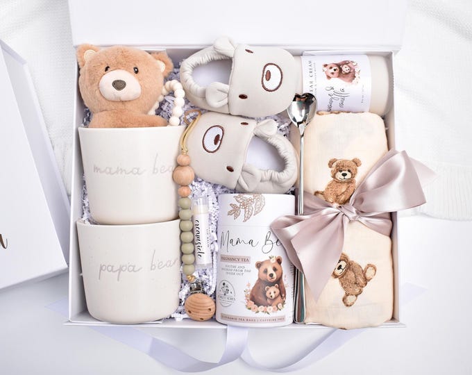 New Parents Gift Set, Mama Bear Gift Box, Papa Bear Mug, New Mom Care Package, Pregnancy Gift Box, Pregnancy Basket, Expecting Parents