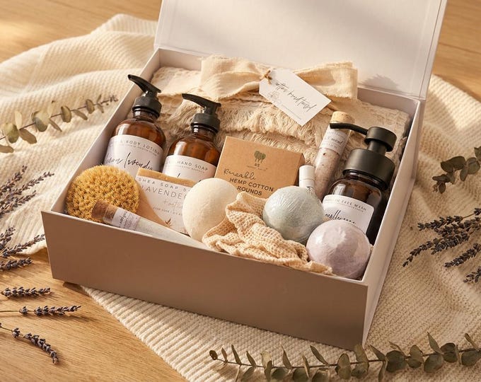 Luxury Spa Gift Baskets For Women, Large Bath & Beauty Gift Set, Organic Spa Gift Box, Birthday Gifts For Her, Pamper Her