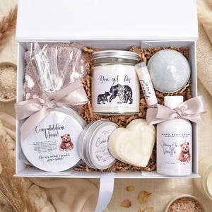 Organic Pregnancy Self Care Spa Gift Box, Congratulations Mama, 3rd Trimester Gifts, New Mom Postpartum Gift Basket