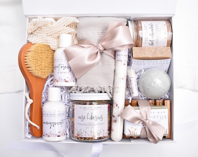 Pamper Her Gift Box, Sister Birthday Gift Box, Mom Birthday Gift Basket, Organic Spa Gift Box, Large Bath Gift Set, Gift Baskets Women