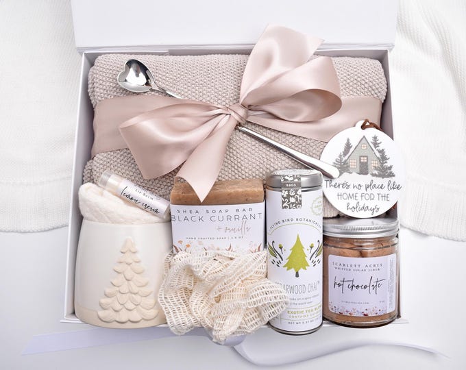 Christmas Gift Basket, Hot Chocolate Gift, Hot Cocoa Gift Box, Holiday Gift Box, Gifts For Her, Gift Baskets Women, Cozy Throw Blanket