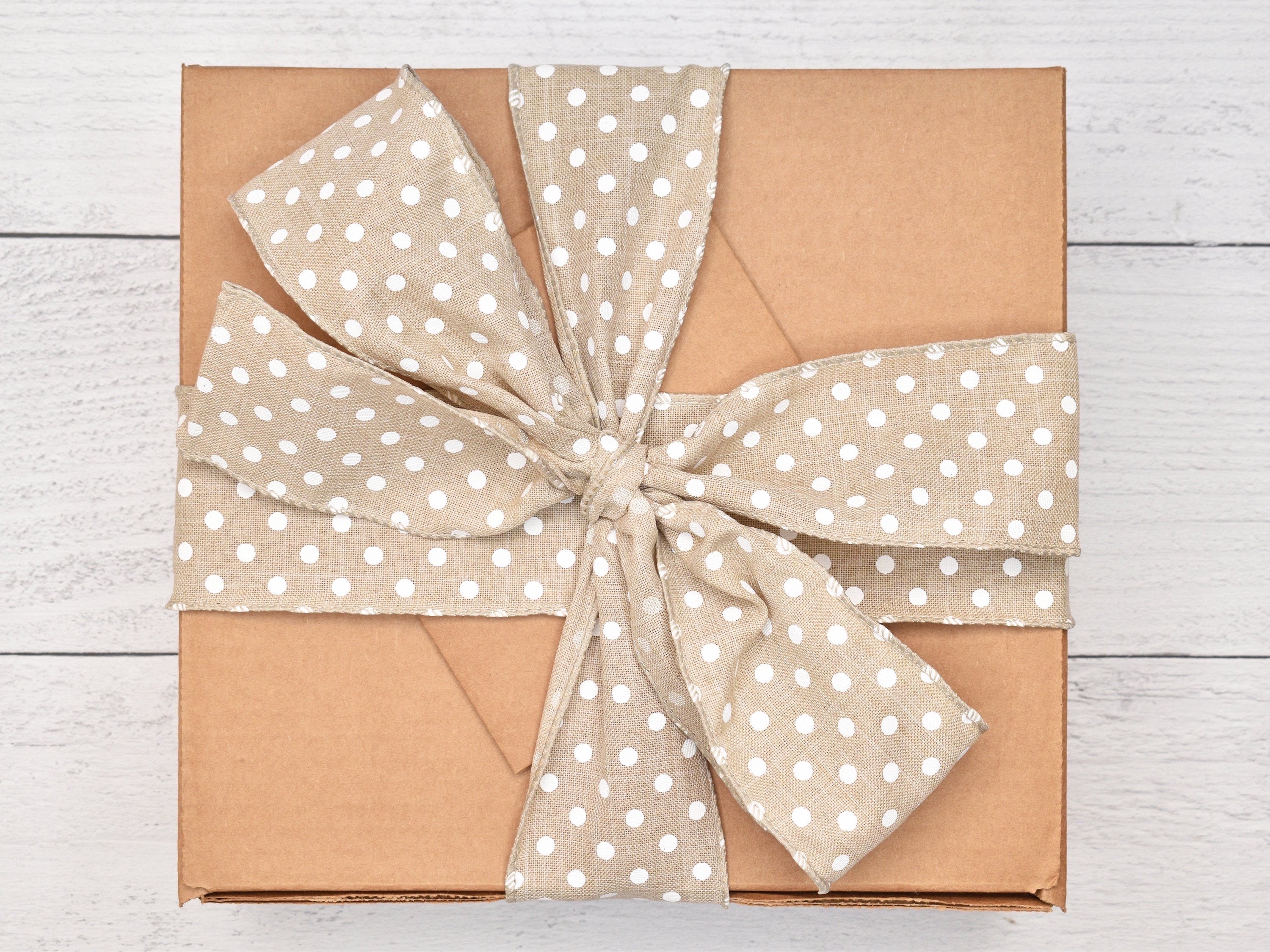 Youuys 8 en 1 Set Cadeau de Naissance pour Nouveau-né, Cadeau Bébé Garçon  et Fille, Coffret Cadeau Bébé en Bois, avec Mousseline-tissu+Coton