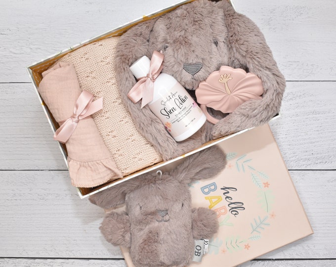 Newborn Baby Gift Box, Newborn Baby Girl, Baby Girl Gift Basket, New Mom And Baby Gift Box, New Mom Gift Basket, Baby Shower Gift Box