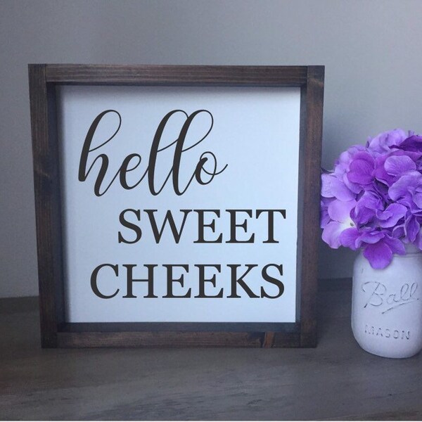 Bonjour les joues douces - salle de bain bois encadrement signe / Custom Home Decor