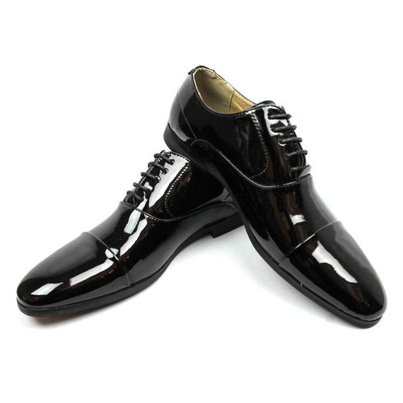 cap toe with tuxedo