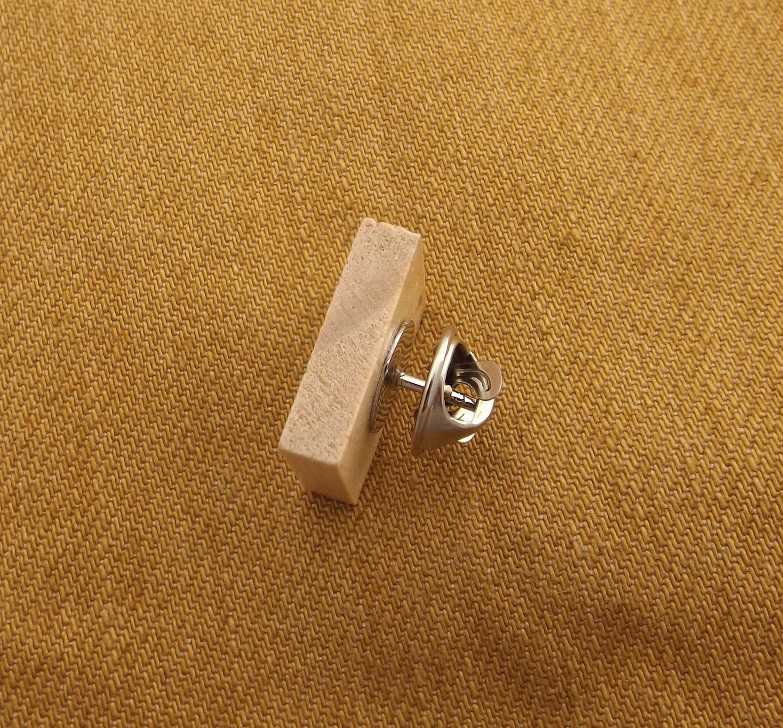 Scrabble Tile Style Letter Pins - A-Z Wood Lapel Pin Badges - Gaming ...
