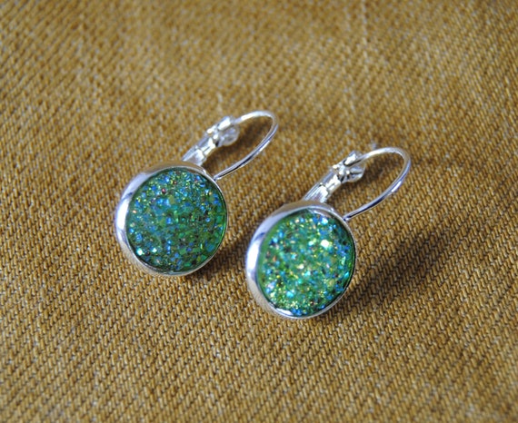 Green Resin Crystal Style Necklace & Drop Earrings - Jewellery Set - Creatures of Fun