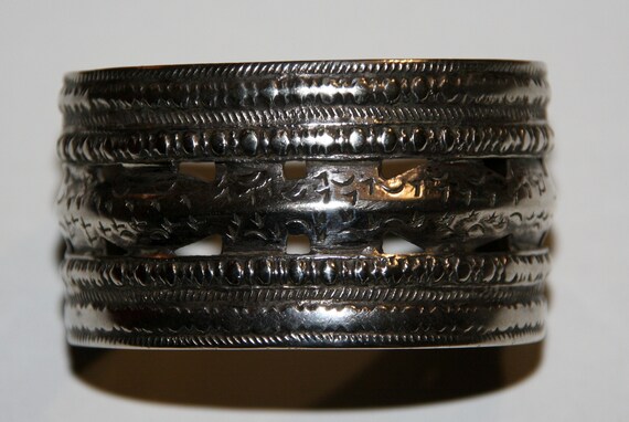 old ethnic silver bracelet India-silver ethnic nec