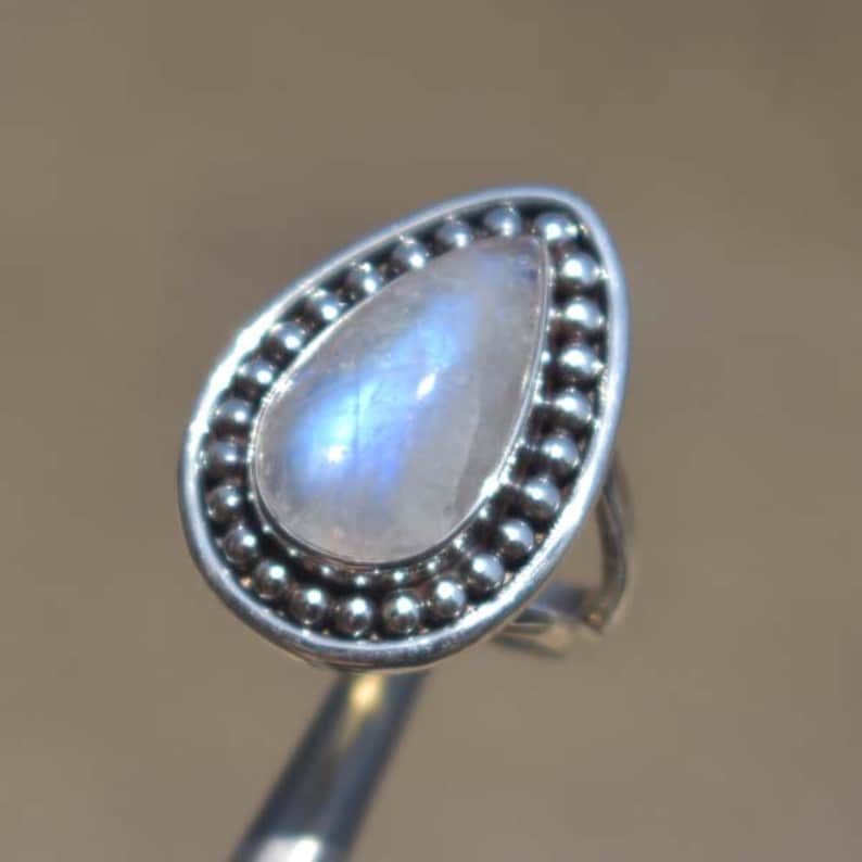 Natural Moonstone Ring,Designer Rainbow Ring,Solid 925 Sterling Silver Moonstone Gemstone Ring,Handmade Blue Flash Rainbow Ring,Gift for her