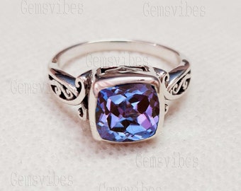 Multicolor Alexandrite Vintage Ring 925 Sterling Silver Ring For Women Handmade Solitaire Ring June Birthstone Ring Proposal Gift For Her