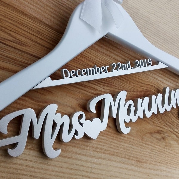 Personalized Hanger, Custom Hanger, Lazer Name Hanger, Wedding Hanger, Bride Gift, Wedding Dress Hanger, Wood Name Hanger, Bridal Hanger