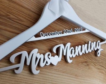 Personalized Hanger, Custom Hanger, Lazer Name Hanger, Wedding Hanger, Bride Gift, Wedding Dress Hanger, Wood Name Hanger, Bridal Hanger