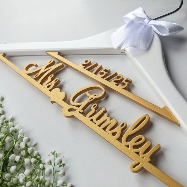 Personalized Hanger, Custom Hanger, Lazer Name Hanger, Wedding Hanger, Bride Gift, Wedding Dress Hanger, Wood Name Hanger, Bridal Hanger
