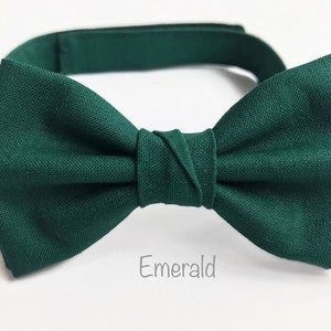 Jewel tone wedding bow ties groomsmen, bow ties to match jewel tone bridesmaid dresses, jewel tone bow ties men, groomsmen bow ties pre tied Emerald