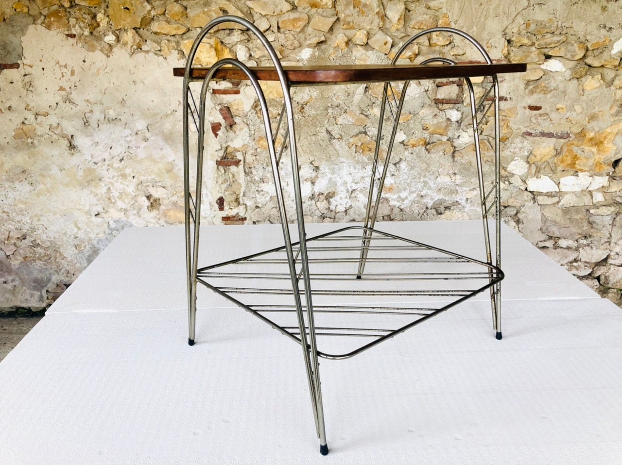 Mid-Century, Vintage, Table d'appoint avec Porte-Magazines Vers Les Années 60