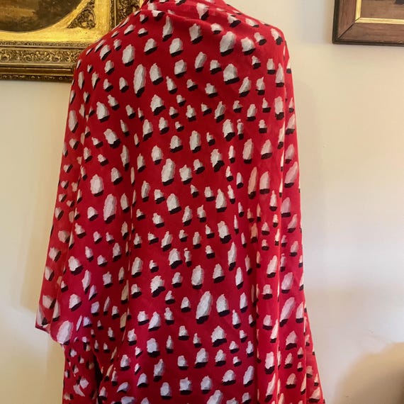 Large Rectangular Red Scarf With Artistic Graduat… - image 6