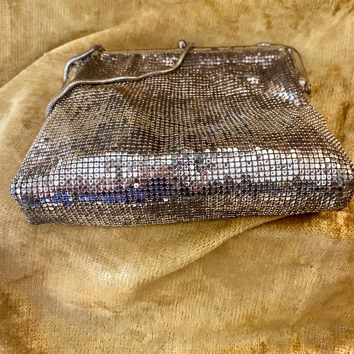 1950s Silver Glomesh Evening Bag: Orton West Germany, Cream Silk Lined, Foto 4 von 5