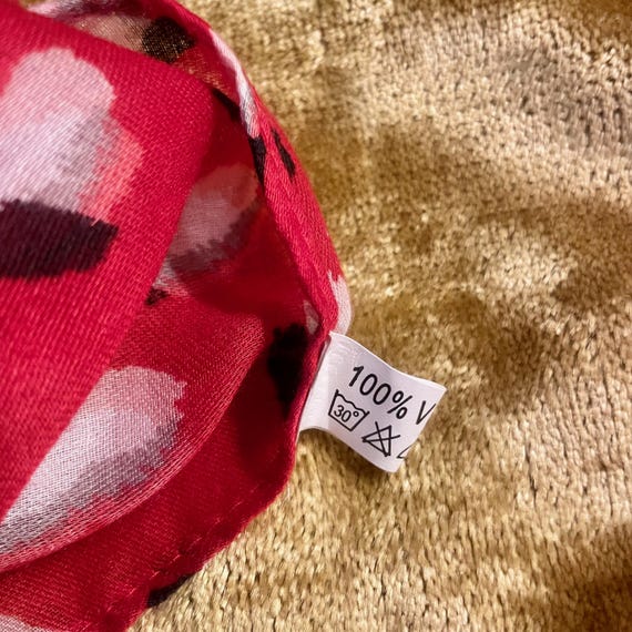 Large Rectangular Red Scarf With Artistic Graduat… - image 9