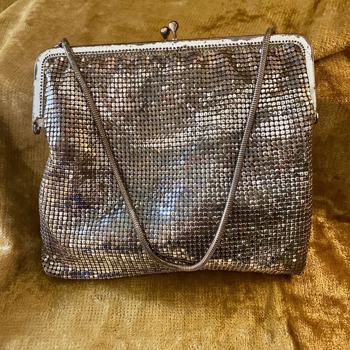 1950s Silver Glomesh Evening Bag: Orton West Germany, Cream Silk Lined, Foto 2 von 5