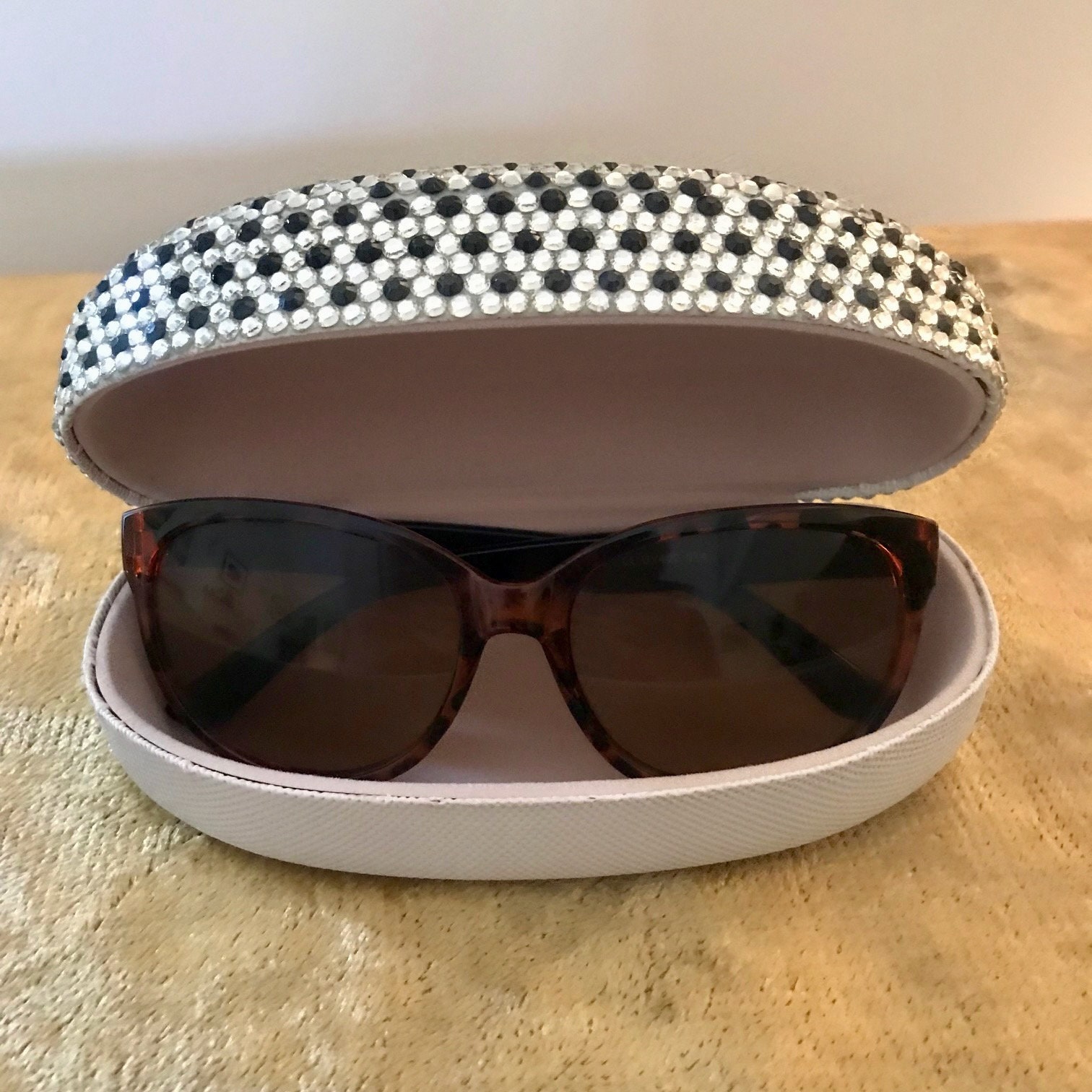 Louis Vuitton Clam Shell Sunglasses Case, Box, Card, Cloth & Bag - clothing  & accessories - by owner - apparel sale 