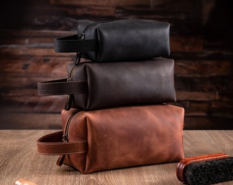 Borsa da toilette in pelle, kit dopp in pelle personalizzato, regali Groomsmen, regalo per lui, piccola borsa da viaggio per uomo, borsa da lavaggio in vera pelle