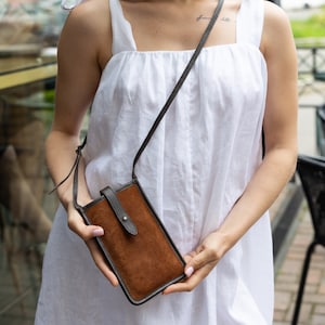 Borsa da donna in vera pelle per telefono, borsa a tracolla sottile in pelle scamosciata personalizzata per telefono, piccola borsa a tracolla per telefono con cinturino in pelle
