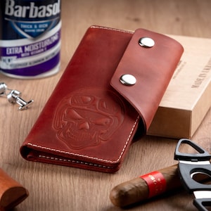 Cartera de motociclista larga de cuero personalizada con cadena, billetera gótica, sobre de efectivo para hombre con calavera grabada, billetera de motocicleta, bolsa de vaquero