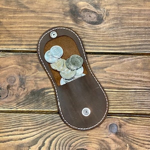 Personalisiertes kleines Münztäschchen, Münzportemonnaie aus Leder, handgemachter Münzhalter, schmales Schlüsselportemonnaie, einfaches Portemonnaie