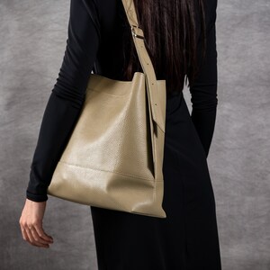 Bucket leather bag, women's bucket purse, handmade shoulder handbag, cute black laptop tote bag image 4