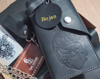 Men's leather skull engraved cash envelope, long personalized biker wallet with chain, handmade trucker wallet