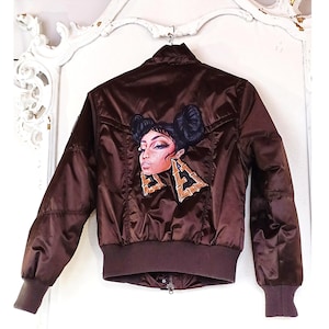 Gepersonaliseerd FENDI bomberjack met geborduurde patch