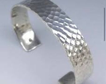 Silpada 925 スターリングシルバー ハンマー加工 カフブレスレット