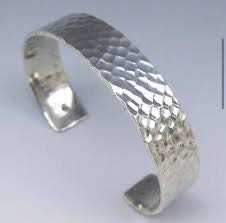 Silpada 925 スターリングシルバー ハンマー加工 カフ