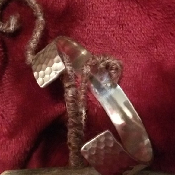 Silpada ハンマー打ち 925 シルバー ヴィンテージ カフブレスレット Silpada ハンマー打ち 925 シルバー ヴィンテージ カフブレスレット