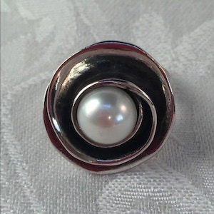 Silpada 925 Sterling Silver Pearl Lily Flower Ring Size 9