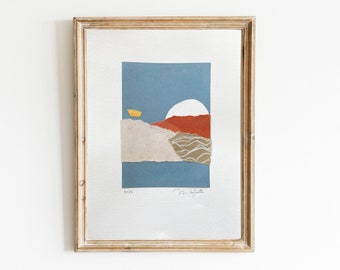 Pode incluir: Uma obra de arte abstrata em colagem emoldurada com fundo azul, formas brancas e vermelhas e um acento amarelo. A obra é assinada "The Lafayette" e datada de "2014".