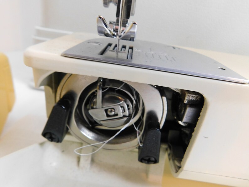 J5 Vintage Necchi 535FA Portable Sewing Machine W/ Case Etsy