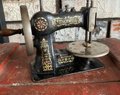 RARE Stitchwell Vintage Child Toy Sewing Machine, Cast Iron, 1920 39 s