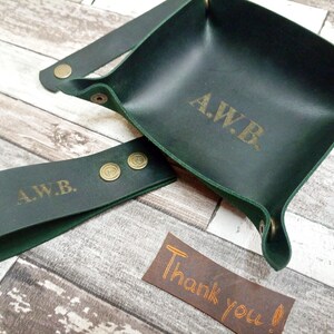 Green tobacco tray and pipe stand.