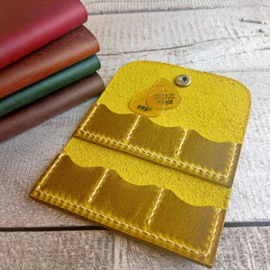 Kundenspezifische Plektrumhalter 6-9 Fächer Plektrum Fall Plektrum Brieftasche Geschenk für Gitarrist Crazy Horse Leder Hand genäht