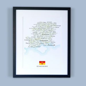 Hampshire County Karte // Gerahmte Karte von Hampshire // Minimal Typographic County Map Print // England Maps