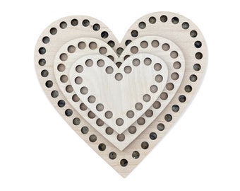 Base y fondo de cesta de madera con forma de corazón