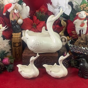Delightful, Vintage (c. 1940s-50s), Hull USA, White, Glazed Ceramic, Planters: Mother Duck & Two Ducklings, Excellent Condition!