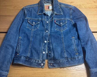 Women's Vintage Y2K Weekend Levi's Jean Jacket - Denim Blue - Size Large