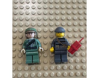 LEGO Indiana Jones Minifigurer Rysk Garde & Djungelkutter Soldat Dynamit
